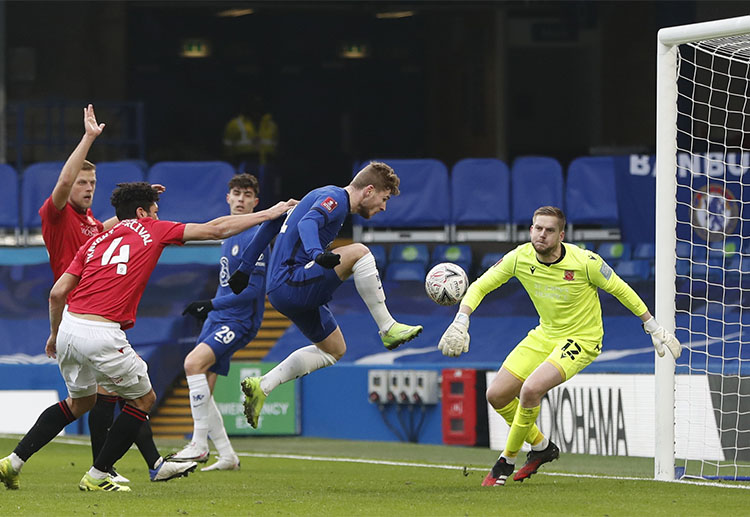 Fans berharap Chelsea segera bangkit di Liga Inggris