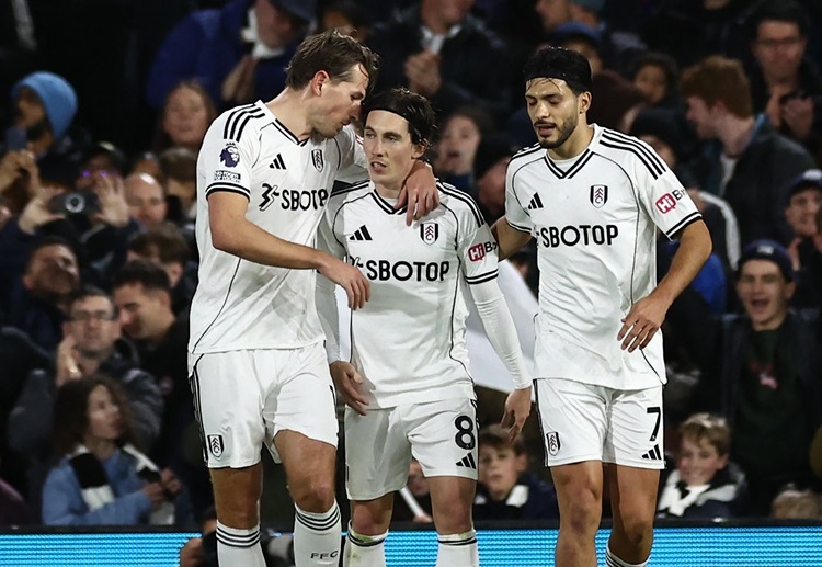 ပရီးမီးယားလိဂ် နောက်ဆုံး ၂ ပွဲဆက် ရှုံးထားတဲ့ ဖူလ်ဟမ် ကတော့ နိုင်ပွဲ ပြန်လည် ရရှိခဲ့ခြင်းနဲ့ အတူ အဆင့် ၁၃ နေရာမှာ ရပ်တည်နေခဲ့ပါတယ်။