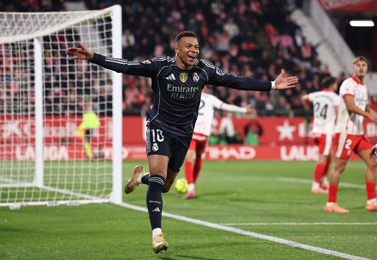 西甲联赛 皇马在下半场由姆巴佩主罚点球命中，将比分扳平为1比1