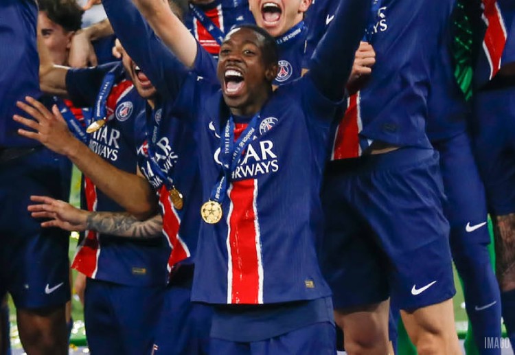 欧冠联赛 登贝莱上一场替补登场，本赛季已为巴黎圣日尔曼攻入11球。