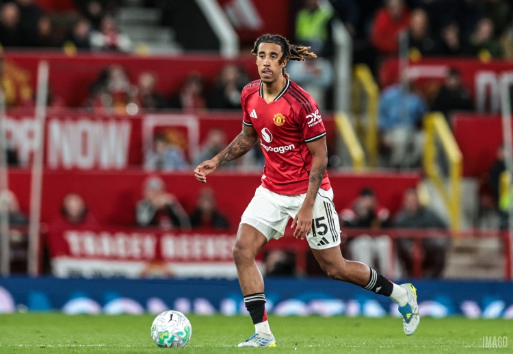 Leny Yoro tem impressionado durante a pré-temporada antes do início da nova campanha da Premier League